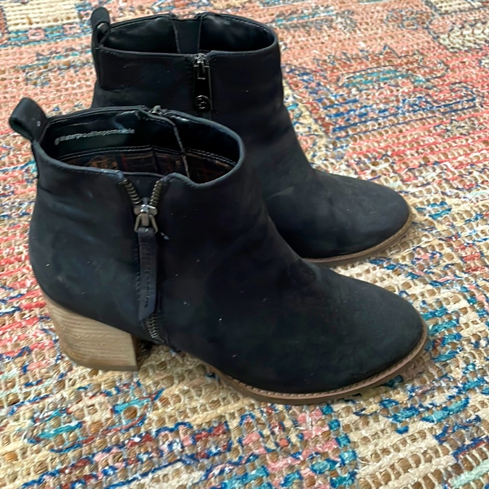 Blondo Waterproof Booties, size 9, lined, good worn condition